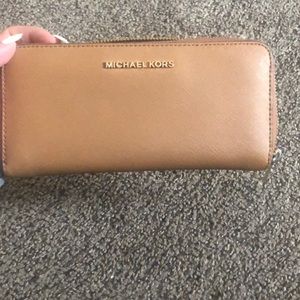 Michael kors wallet